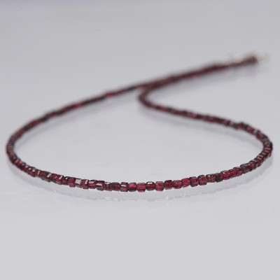 Бусы-чокер из натурального граната