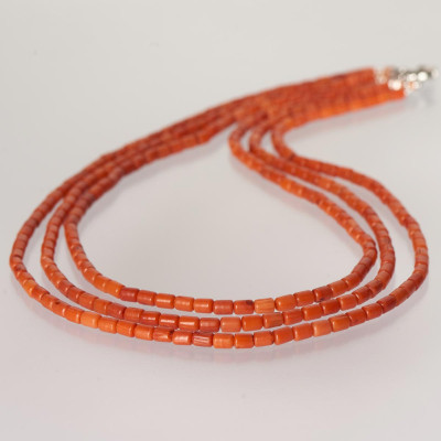 Бусы из натурального коралла