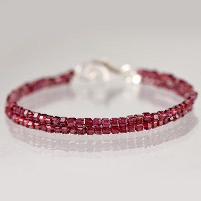 Браслет из натурального граната 