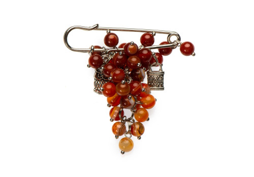 Брошь з сердоліком