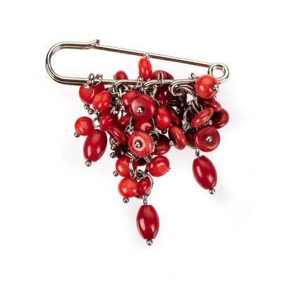 Брошка з натуральним коралом