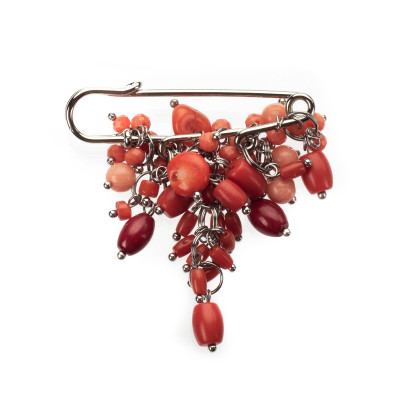 Брошка з натуральним коралом