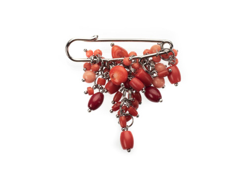 Брошка з натуральним коралом