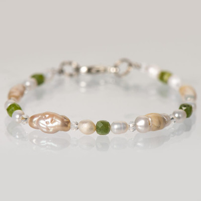 Браслет з перлами