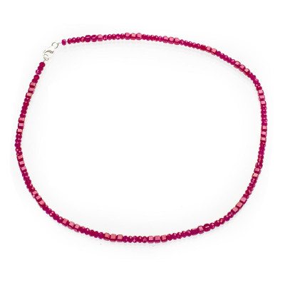 Бусы из корунда