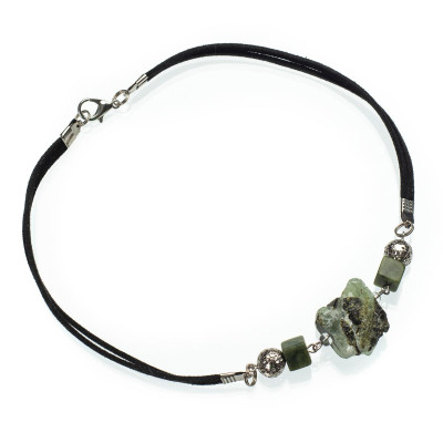 Бусы из пренита