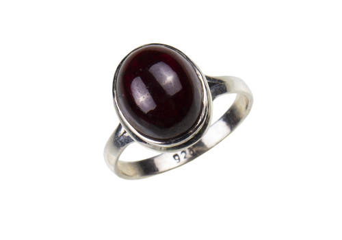 Каблучка з натуральним гранатом зі срібла 
