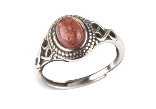 Кольцо с клубничным кварцем