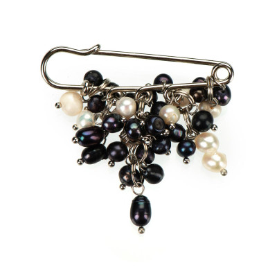 Брошка з перлами 
