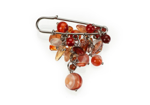 Брошь з сердоліком