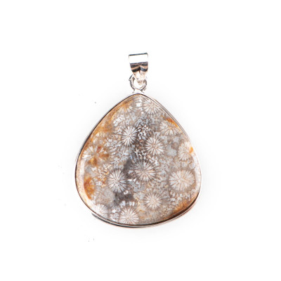 Підвіска з натуральним кораллом зі срібла