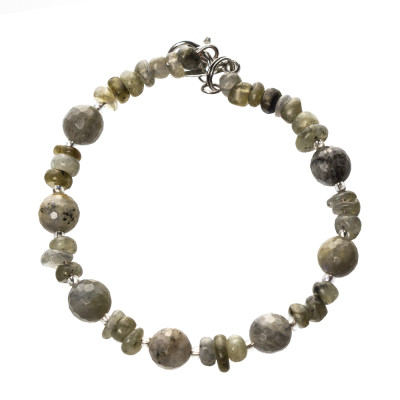 Браслет з лабрадору